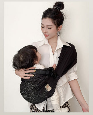 écharpe de portage noir avec rangement - maman avec bébé
