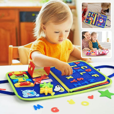 enfant avec livre  Montessori