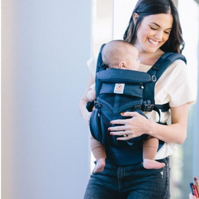 Porte Bébé - BreathBabyBag™ - Bleu Marine - Bébé Touriste