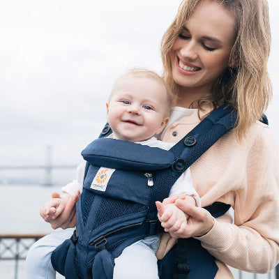 Porte Bébé - BreathBabyBag™ - Bleu Marine - Bébé Touriste
