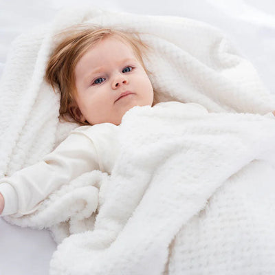 couverture bébé blanche