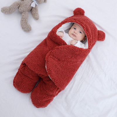 nid d'ange petit ourson rouge -sac de couchage bébé - gigoteuse